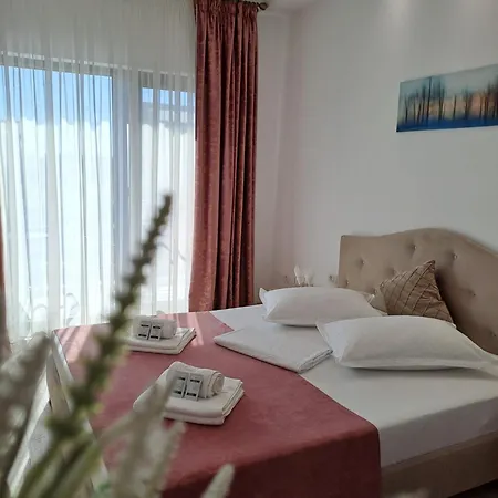 Guest house Casa Constantin Vic *